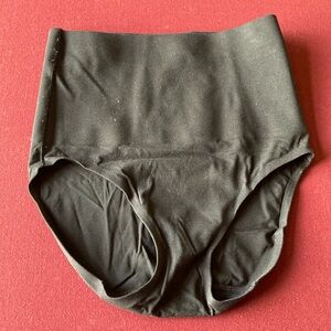 Wacoal black shapeware